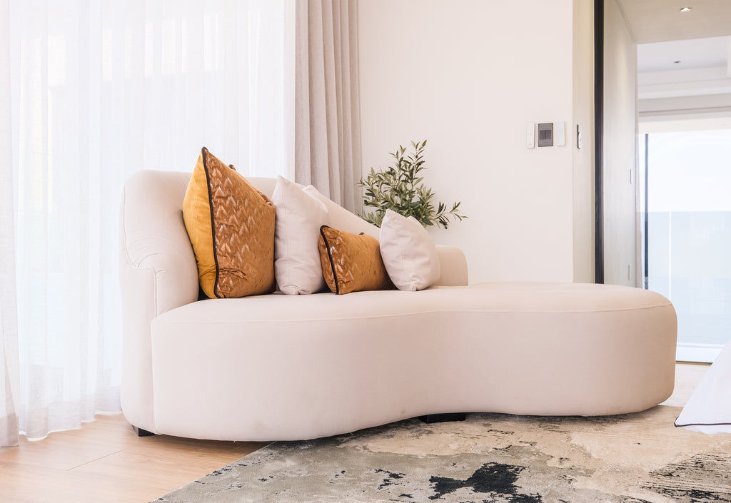 Walter Peanut Cuddle Couch