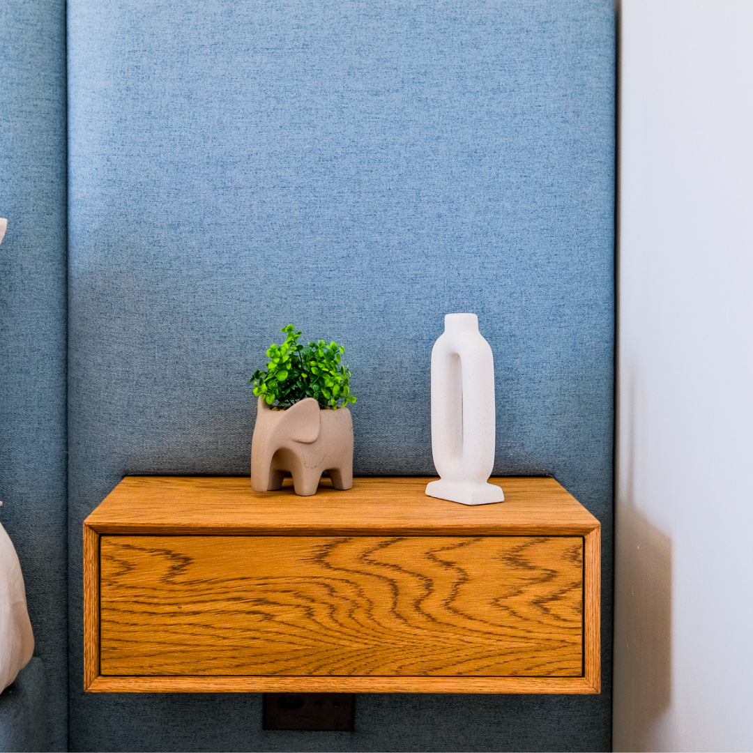 Mhlengi oak pedestals