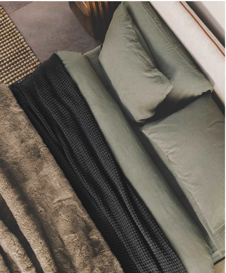 Hillburry Throw - Beluga