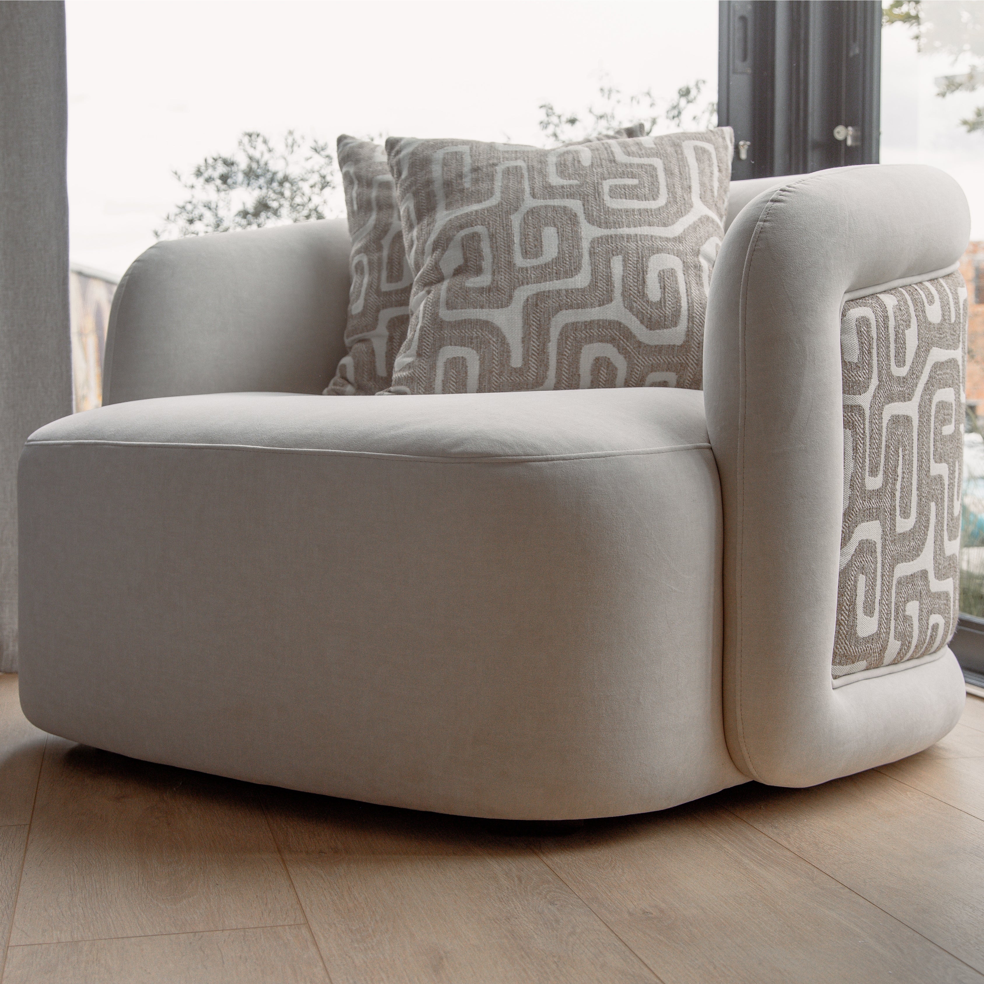 Tshepo Cuddle Couch