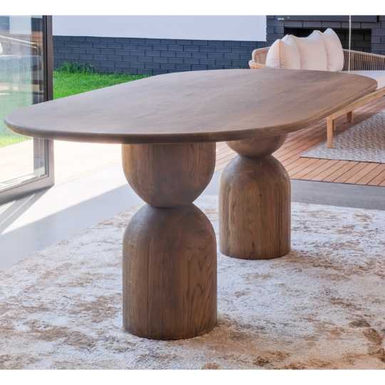 Walter dining table